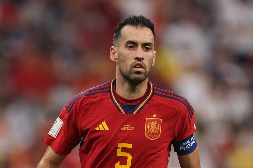 Spanish midfielders ranking Rodri Busquets Iniesta Xavi (photo 2 of 4)