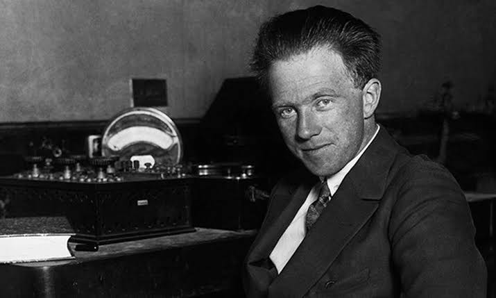 Werner Heisenberg quantum mechanics Werner Heisenberg quantum mechanics