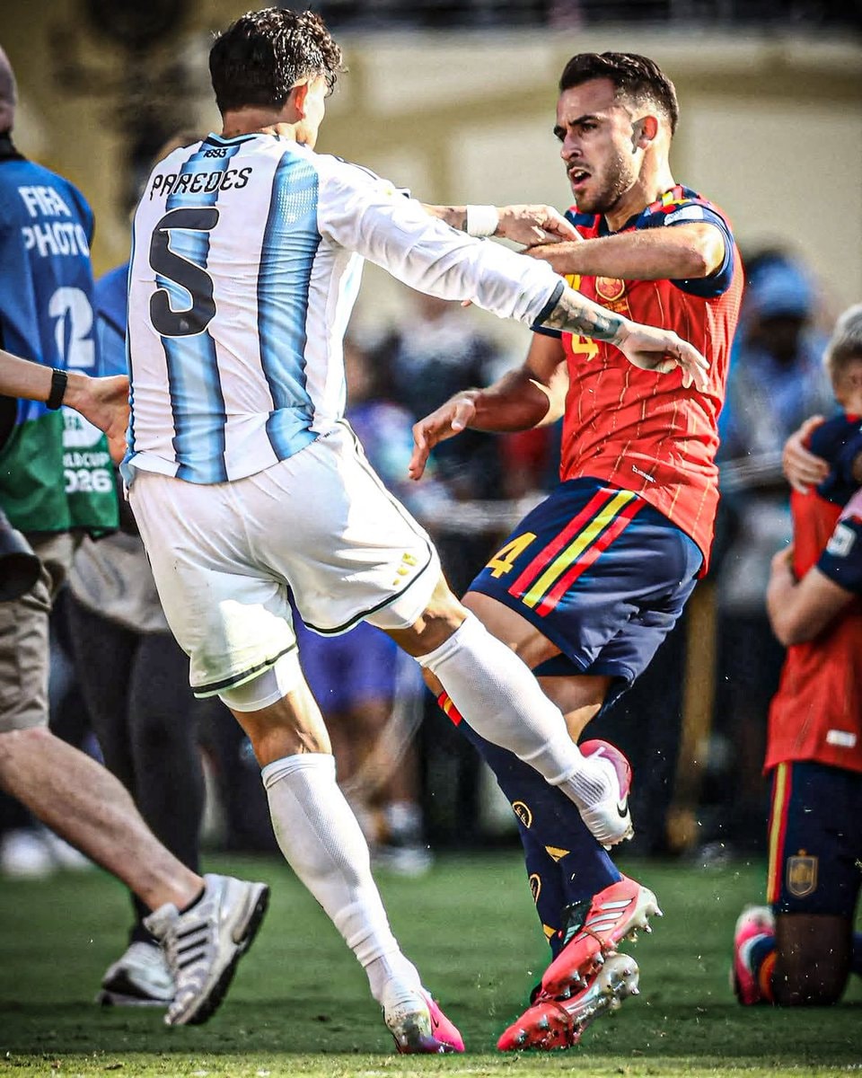 Soccer player confrontation (photo 1 of 2)