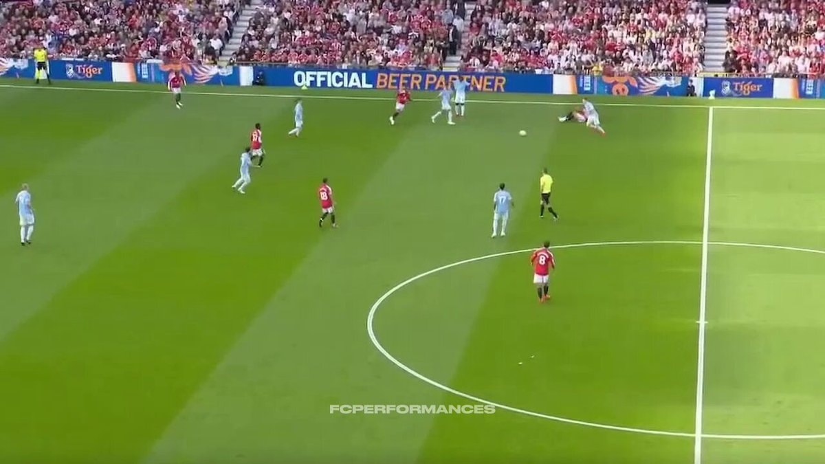 Man City attacking plays vs 10 men