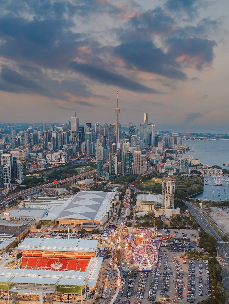 Toronto Canada skyline