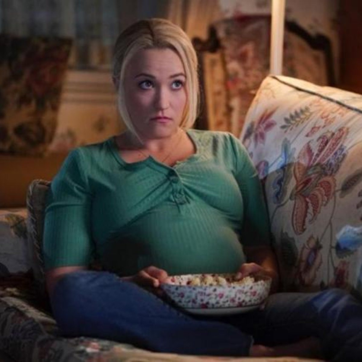 Emily Osment Young Sheldon cracked rib