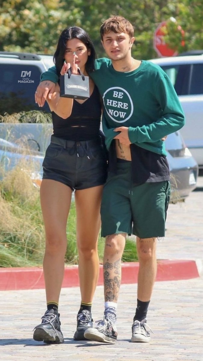 Dua Lipa Callum Turner DM Daily Magazin