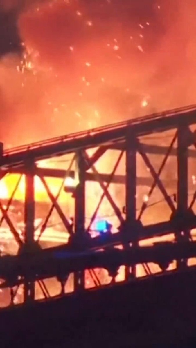 Brooklyn Bridge fire July 4th