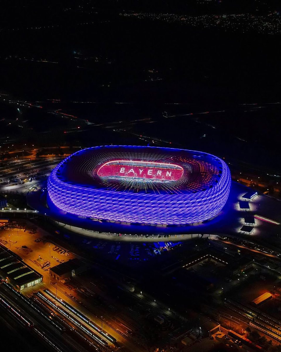Allianz Arena Munich (photo 3 of 4)