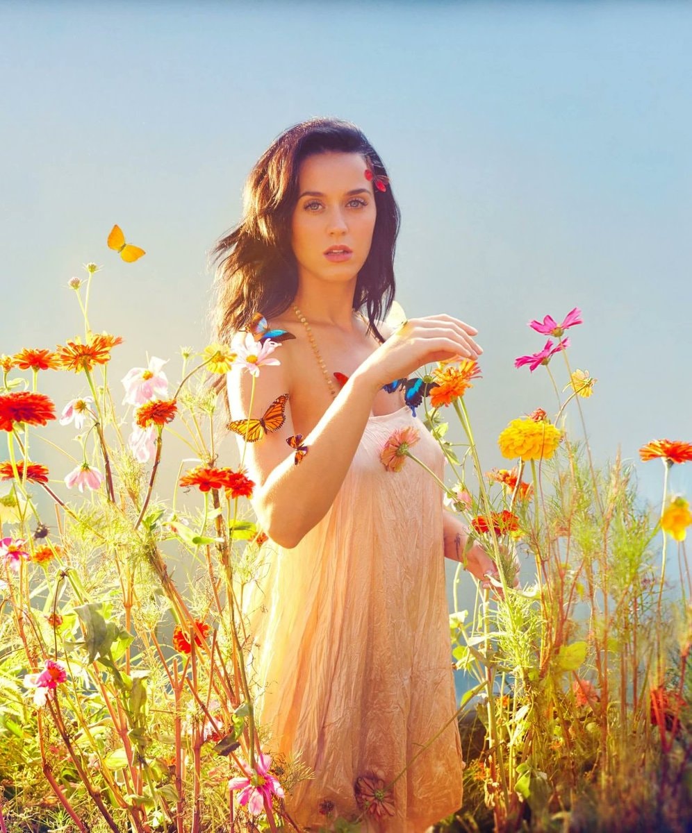 Katy Perry Legendary Lovers (photo 1 of 2)