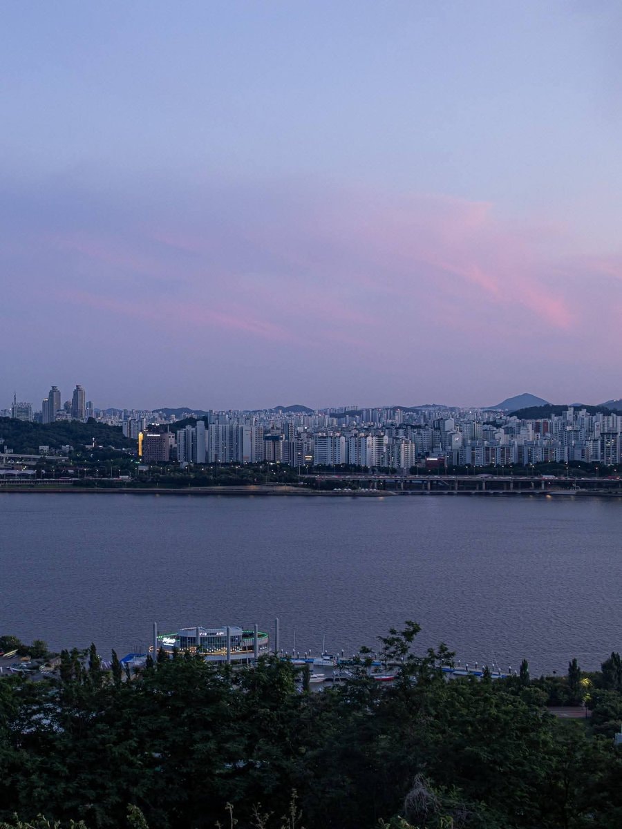 Yeouido Seoul night skyline (photo 4 of 4)