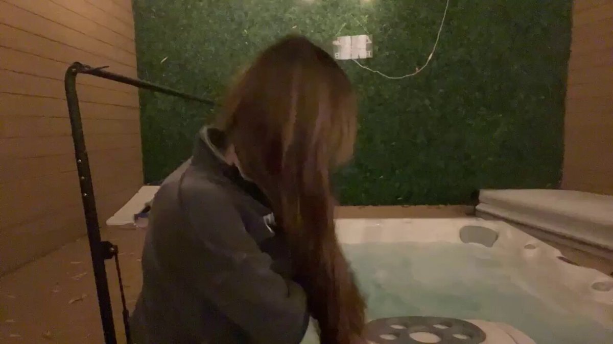 Viptoria Kick stream cake incident