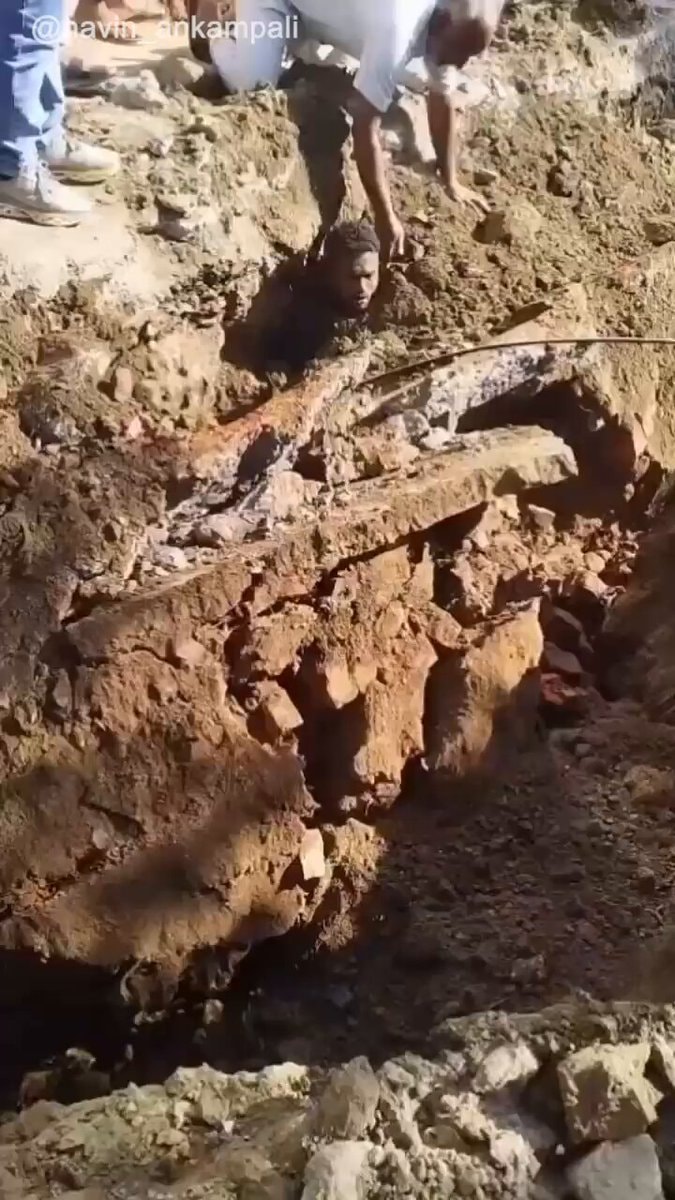 Nepal mudslide rescue trapped man