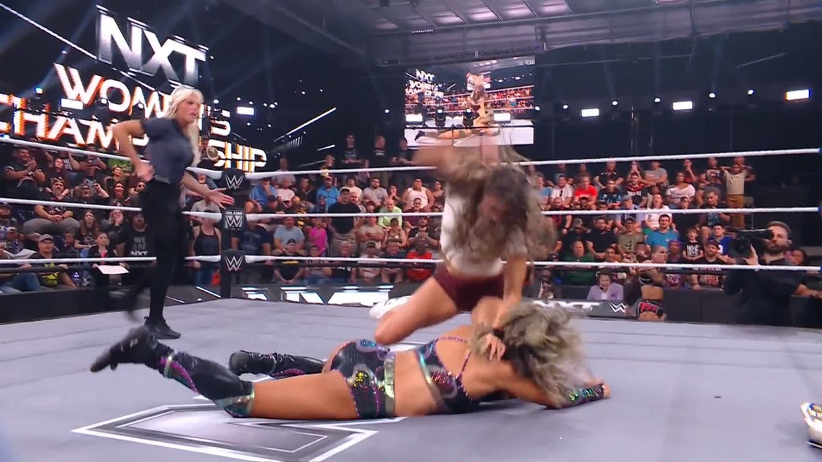 Wren Sinclair attacks Kelani Jordan