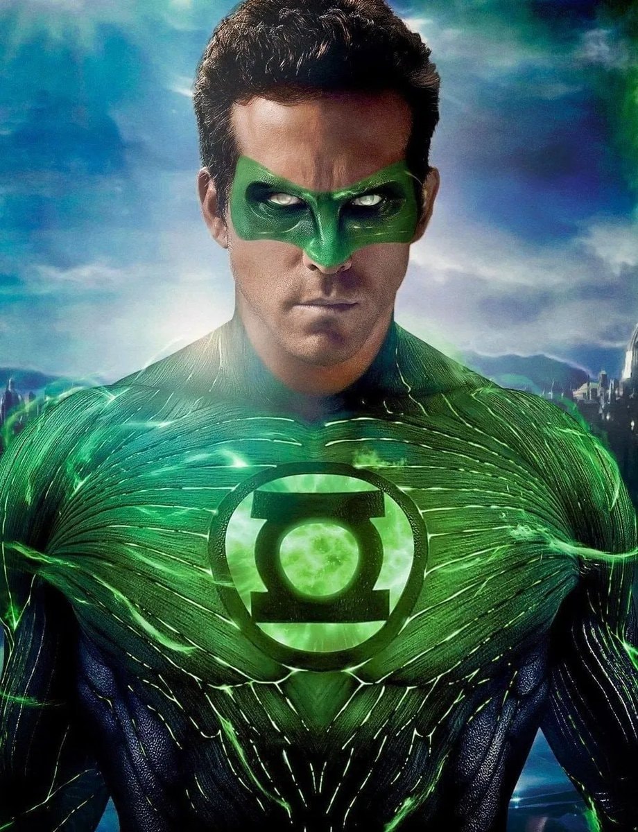 GREEN LANTERN 2011 HBO Max top 10 (photo 2 of 2)