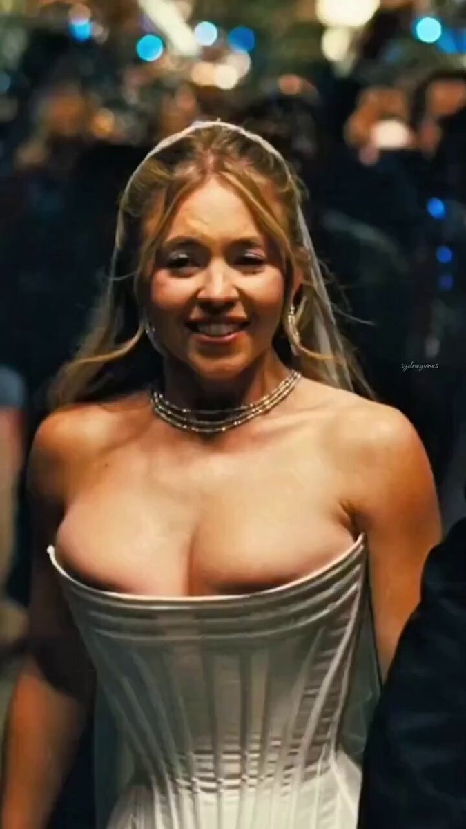 Cassie Happy Day in Euphoria