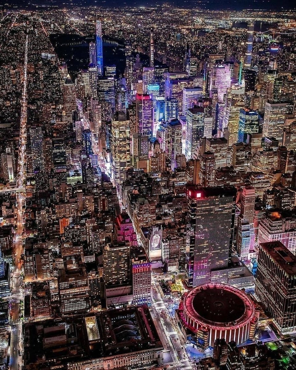 New York City skyline at dusk (photo 3 of 4)