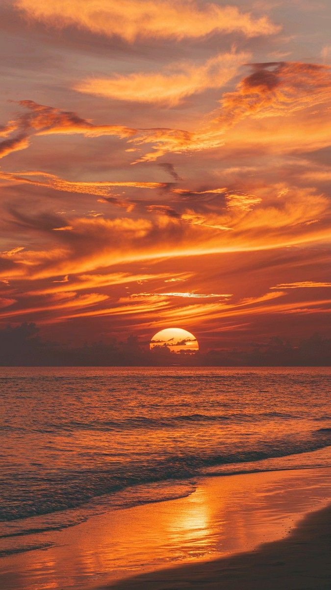 Golden hour ocean sunset (photo 2 of 2)
