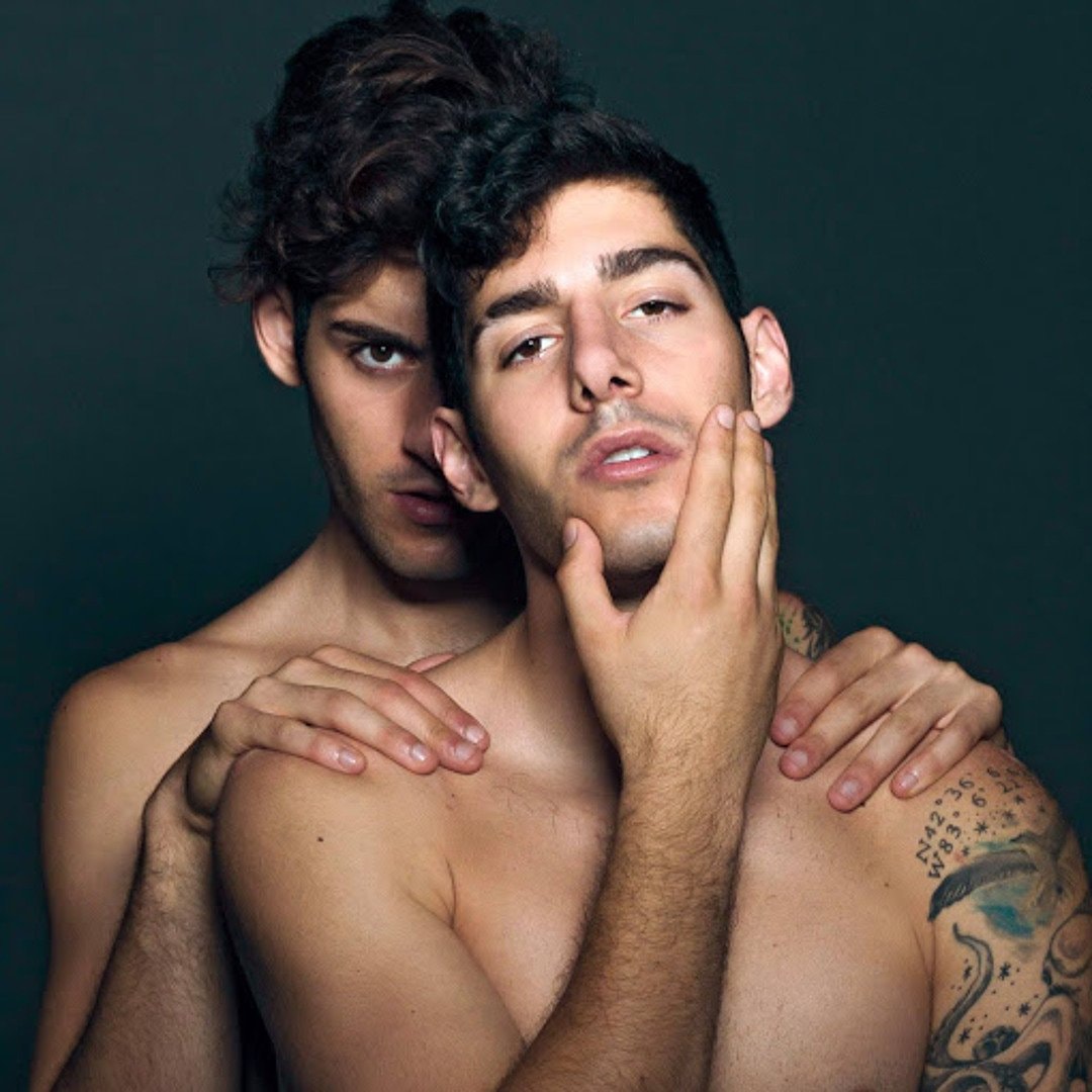 Zak and Michael Zakar twins
