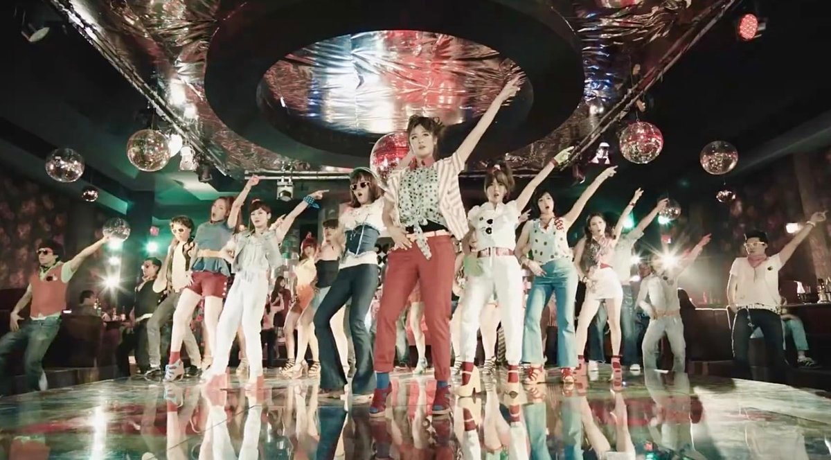T-ara Roly Poly 15 years (photo 2 of 4)