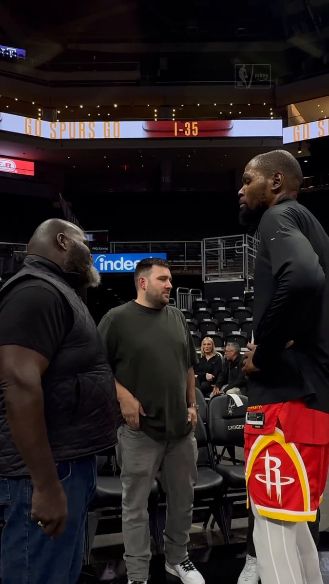 Mark Henry and Kevin Durant pregame
