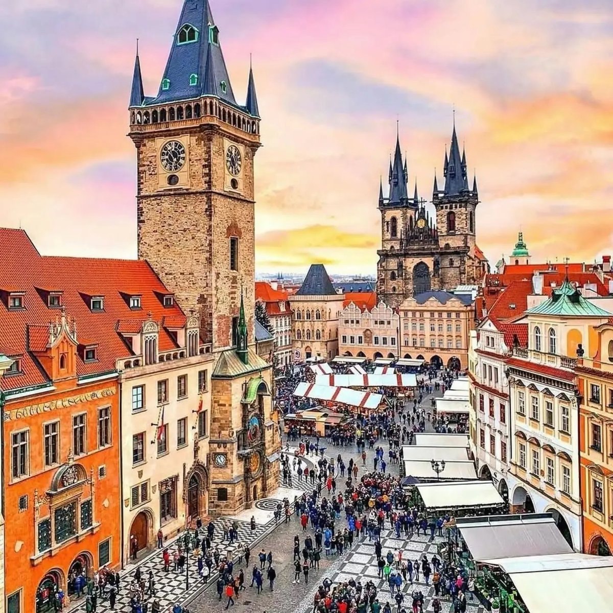 Prague market square (photo 1 of 2)