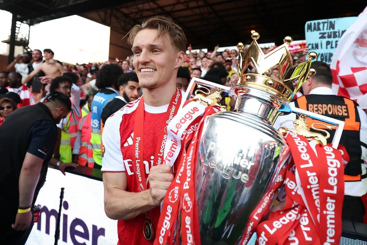 Premier League trophy win