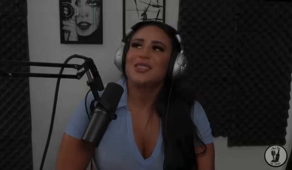 Carmela Clutch dating fan story