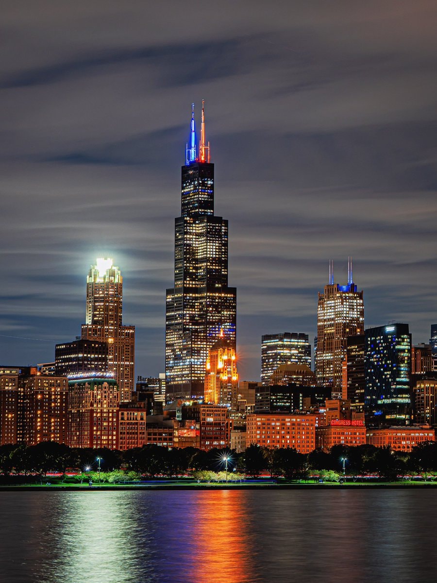 Chicago Illinois skyline (photo 3 of 4)