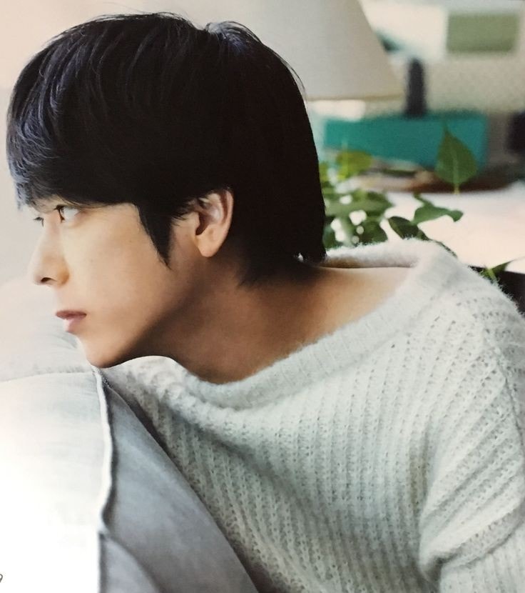 Arashi cozy desk photo 💛 (photo 2 of 4)