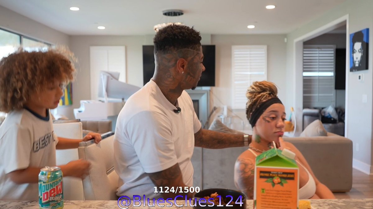 Blueface Neveah son crying