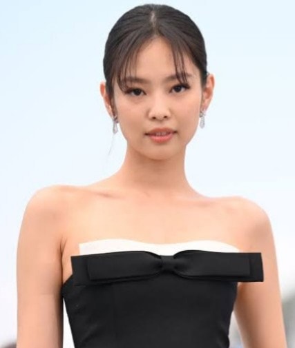Photos of Jennie the K-pop idol