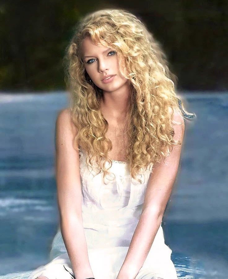 Taylor Swift Nashville Songwriters Hall of Fame induction