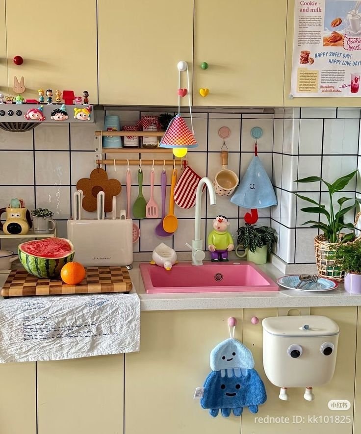 cute retro kitchen (photo 2 of 2)