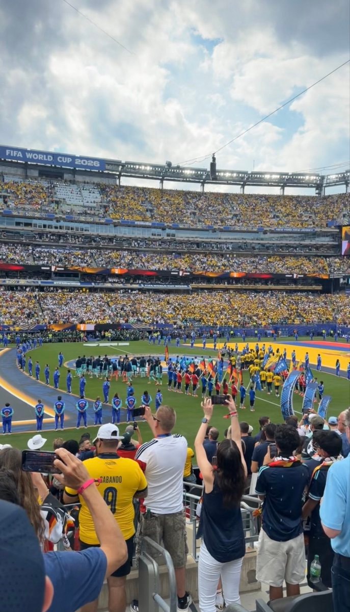 World Cup 2026 stadium crowd (photo 3 of 4)