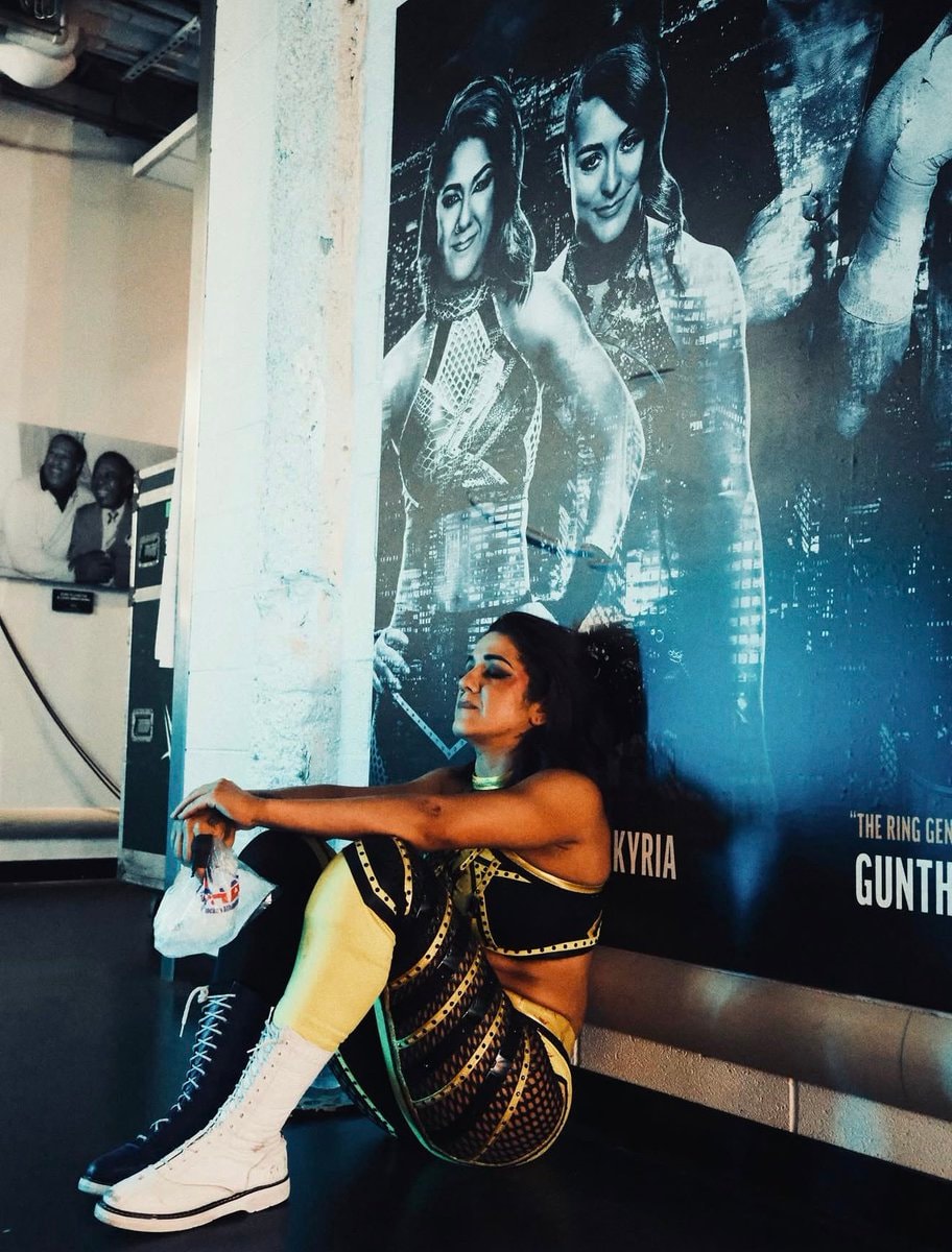 Bayley after match Lyra Valkyria Saturday Night's Main Event (photo 1 of 2)
