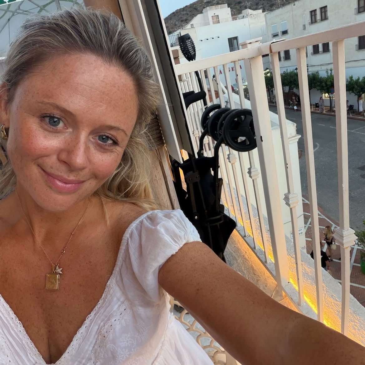 Emily Atack 🔥 (photo 2 of 2)