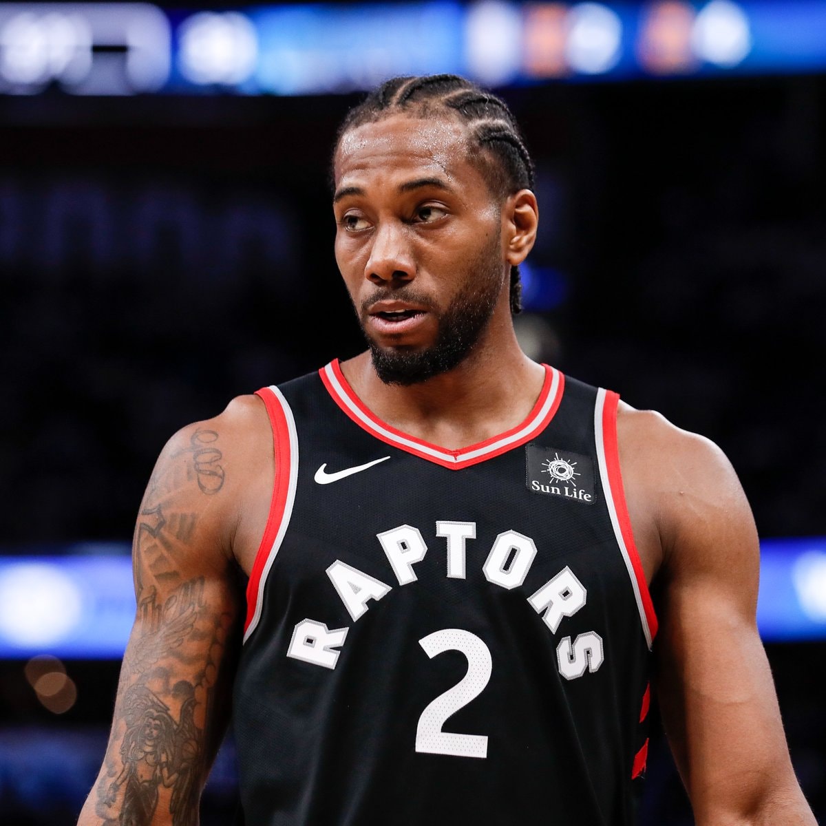 Kawhi Leonard back to Raptors (photo 1 of 2)