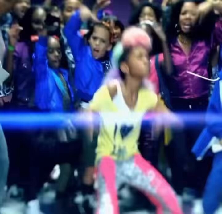 Willow Smith shaved head protest