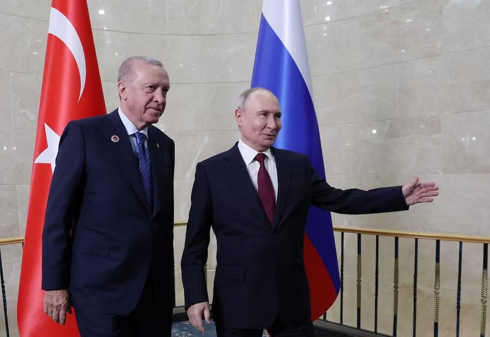 Erdogan Putin handshake flags (photo 2 of 3)