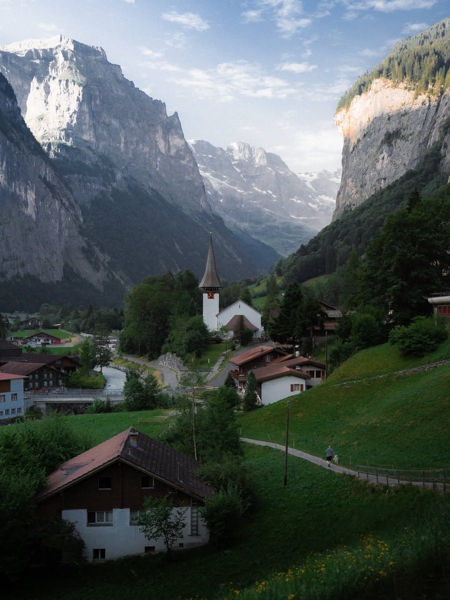 Swiss village mountain landscape (photo 1 of 4)