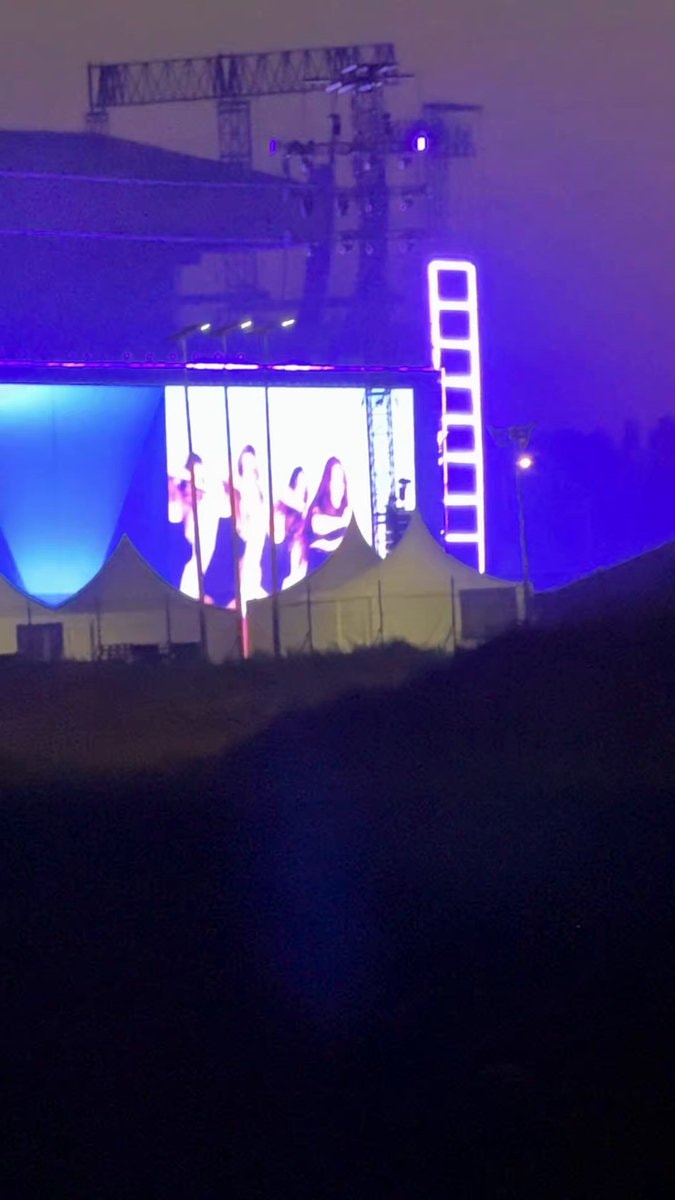 Shakira Las de la Intuición rehearsal