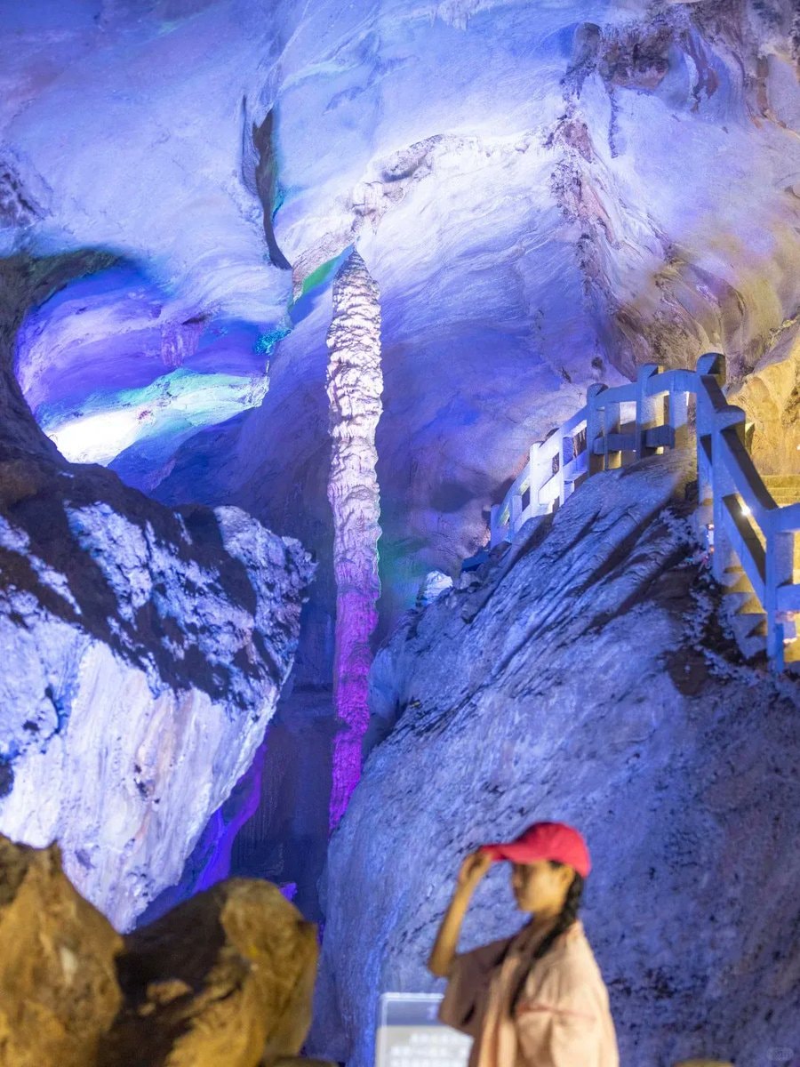 Lingyan Cave Jiangxi (photo 3 of 4)