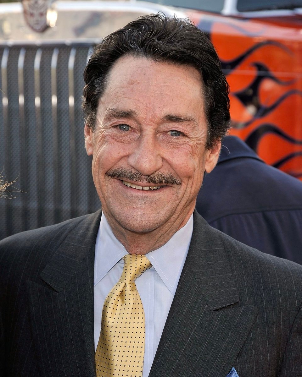 Peter Cullen Transformers (photo 1 of 2)