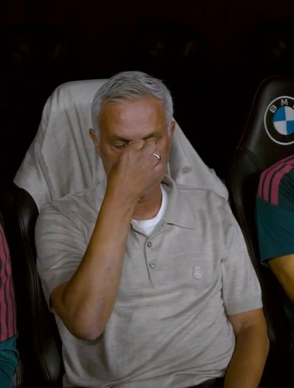Mourinho in tears (photo 1 of 2)