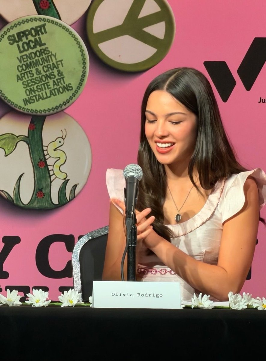 Olivia Rodrigo Palestine-made Nöl Collective (photo 1 of 2)
