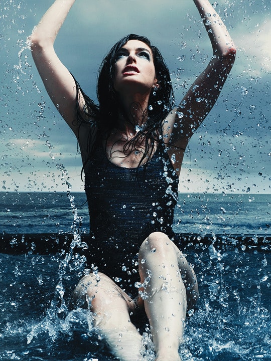 Anne Hathaway Elle USA 2026 (photo 2 of 2)