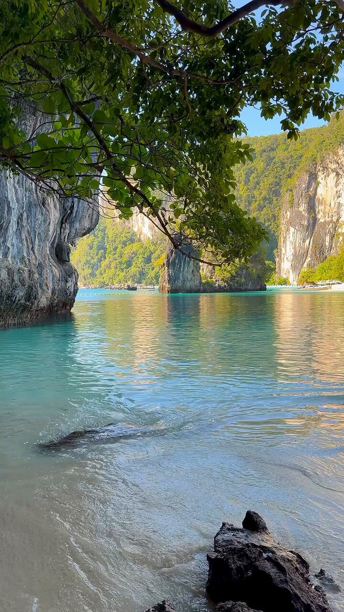 Pileh Lagoon Phi Phi Island