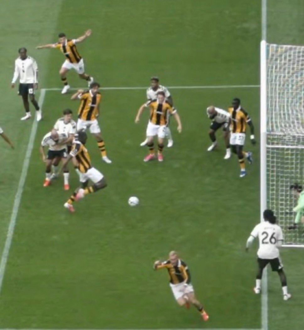 Wayne Rooney Rio Ferdinand Hull City defense critique (photo 2 of 2)