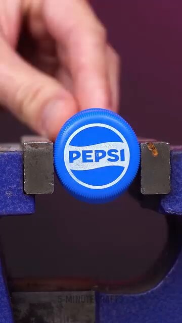Plastic bottle painting hack Plastic bottle painting hack
