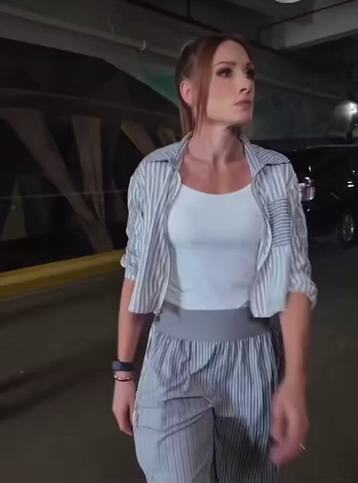 Becky Lynch WWE Raw arrival