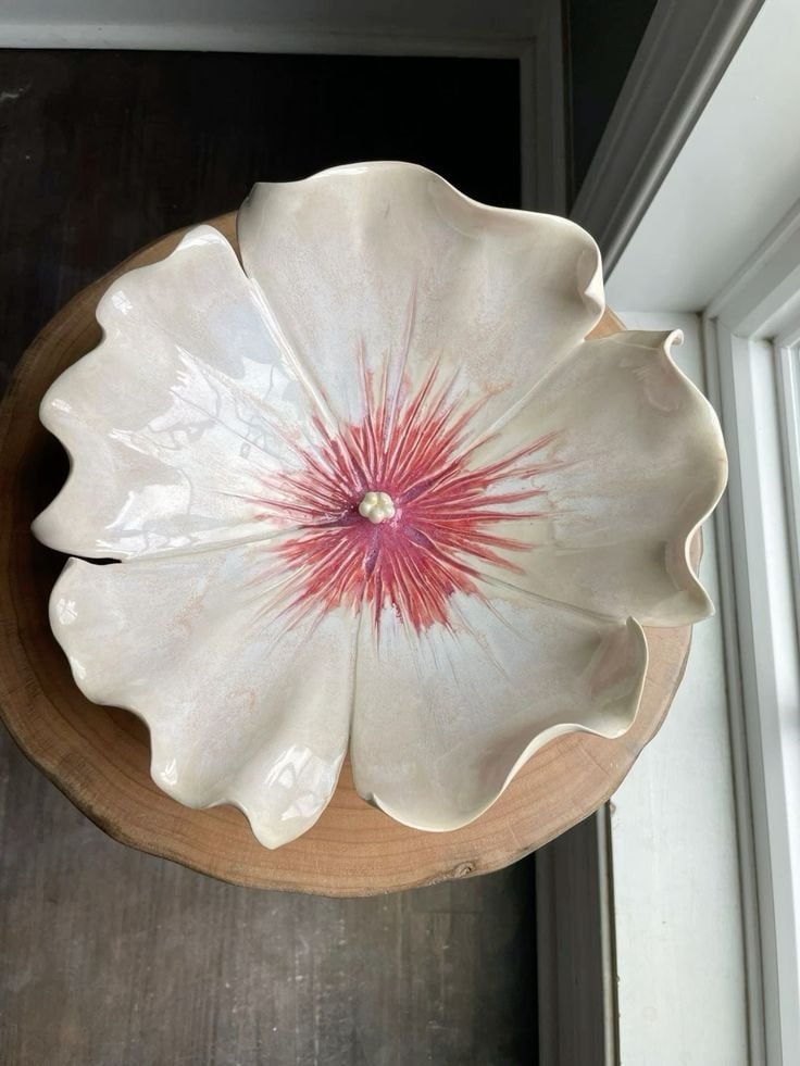 Handmade ceramic flower dish (photo 2 of 4)