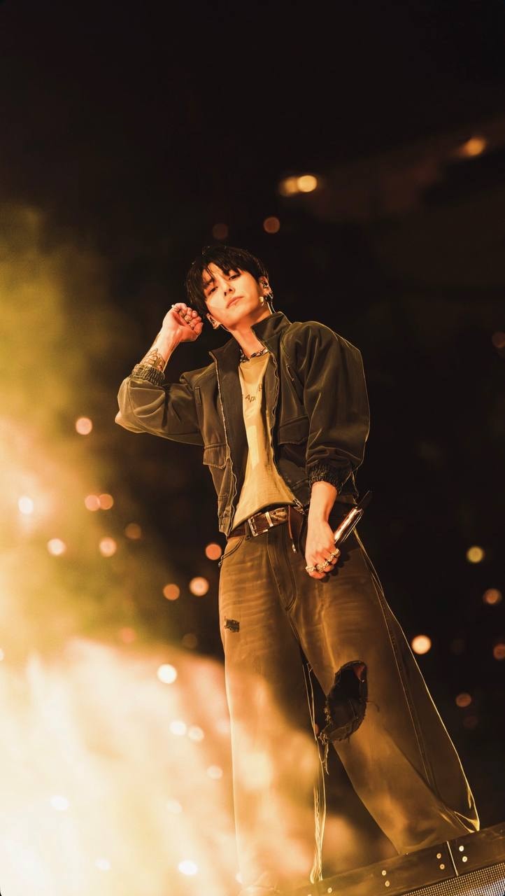 Jungkook live stage edit (photo 3 of 4)