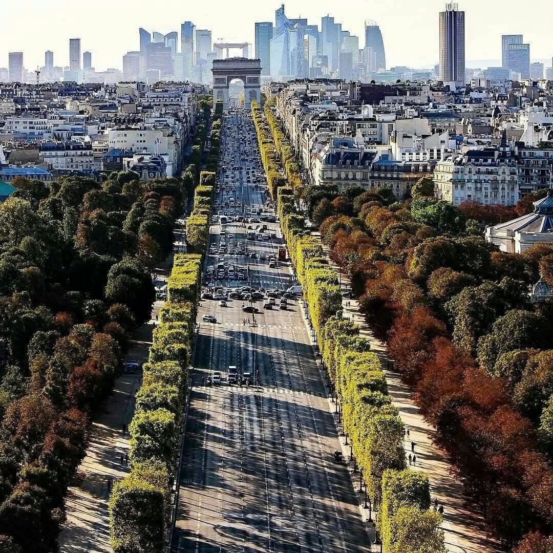 Paris street view Arc de Triomphe (photo 2 of 4)